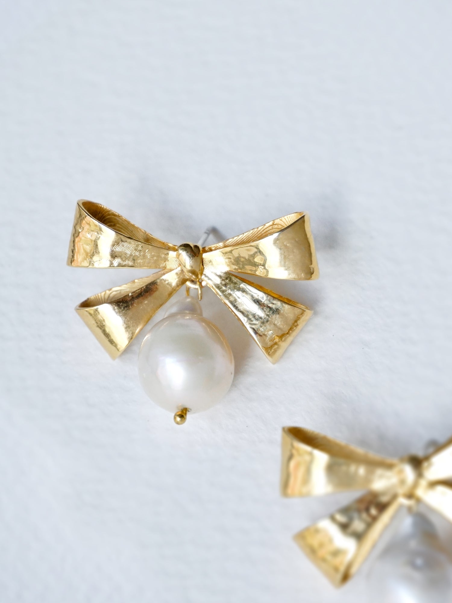 Bow Baroque Pearl Earrings