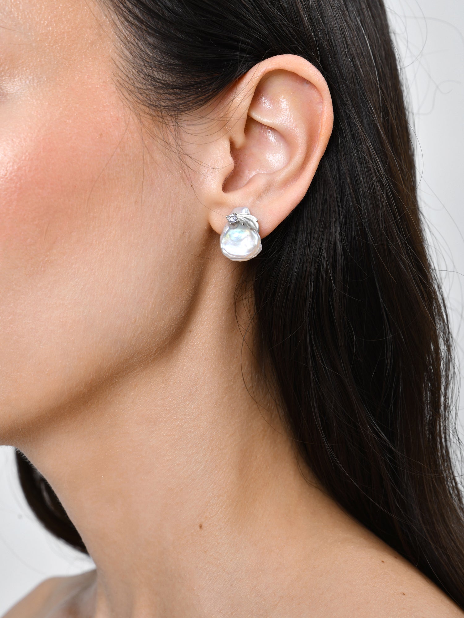 Caius Perla Earrings
