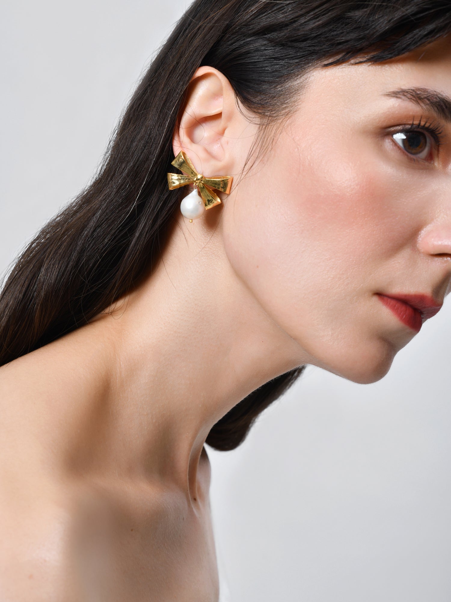 Bow Baroque Pearl Earrings