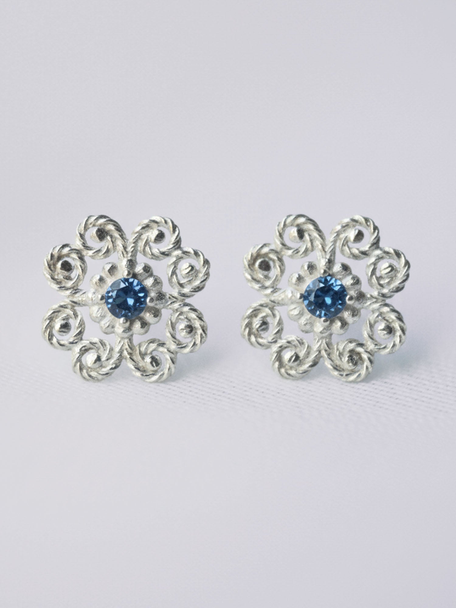 Livia Studs